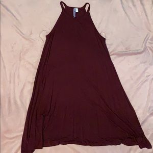Maroon women’s cami flowy dress